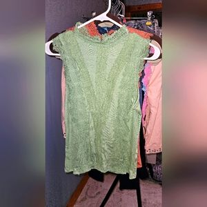 Contrast Lace Tank Top w/ Keyhole Back